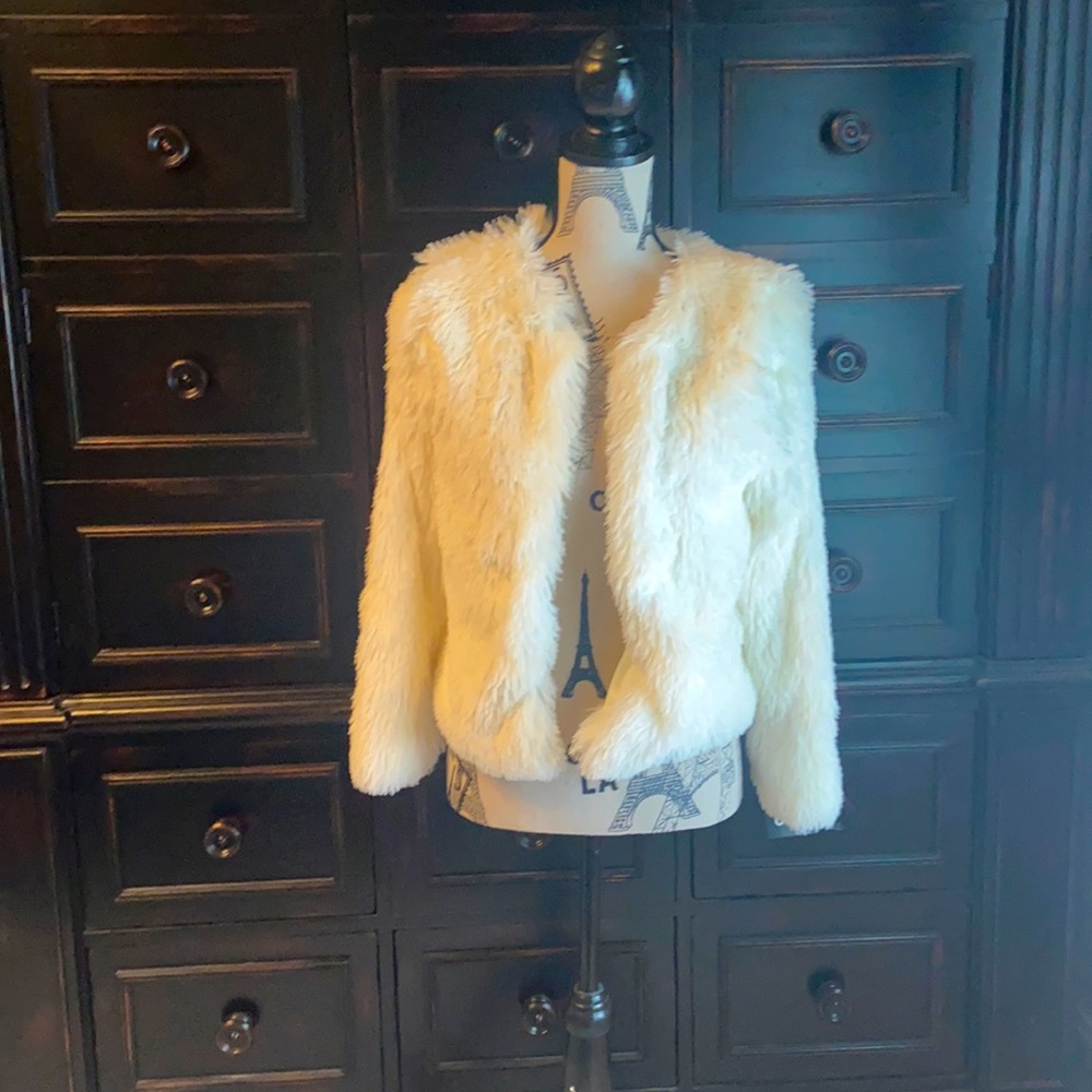 Fluffy white Art Class jacket girls size large